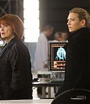 111-Fringe-ep311_sc4_156_352.jpg