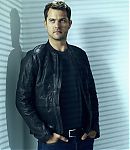 Fringe_S3_Joshua_Jackson_003.jpg