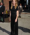 Arriving_at_Late_Show_with_David_Letterman_Body_shots_281629.jpg