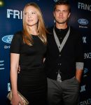 Filename=Fringe_New_York_Premiere_Arrivals_Group_Portrait_Without_Kevin_281329.jpg
Filesize=784KiB
Dimensions=1900x2821
Date added=Mar 14, 2016 Fringe_New_York_Premiere_Arrivals_Group_Portrait_Without_Kevin_281329.jpg