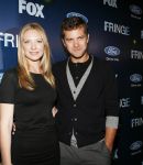 Fringe_New_York_Premiere_Arrivals_Group_Portrait_Without_Kevin_282429.jpg