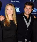 Fringe_New_York_Premiere_Arrivals_Group_Portrait_Without_Kevin_282829.jpg