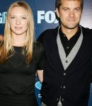 Filename=Fringe_New_York_Premiere_Arrivals_Group_Portrait_Without_Kevin_283529.jpg
Filesize=2893KiB
Dimensions=2096x3144
Date added=Mar 14, 2016 Fringe_New_York_Premiere_Arrivals_Group_Portrait_Without_Kevin_283529.jpg