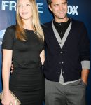 Filename=Fringe_New_York_Premiere_Arrivals_Group_Portrait_Without_Kevin_283629.jpg
Filesize=2818KiB
Dimensions=2096x3144
Date added=Mar 14, 2016 Fringe_New_York_Premiere_Arrivals_Group_Portrait_Without_Kevin_283629.jpg