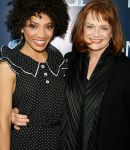 Filename=Fringe_New_York_Premiere_Arrivals_No_Anna_283929.jpg
Filesize=2799KiB
Dimensions=2096x3144
Date added=Mar 14, 2016 Fringe_New_York_Premiere_Arrivals_No_Anna_283929.jpg
