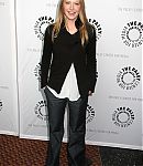 Fringe_at_Paley_Fest09_Arrivals_Body_shots_Tilt_down_Black_tile_28429.jpg