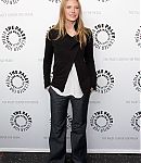 Fringe_at_Paley_Fest09_Arrivals_Body_shots_Tilt_down_Black_tile_28629.jpg