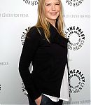 Fringe_at_Paley_Fest09_Arrivals_Torso_shots_281229.jpg