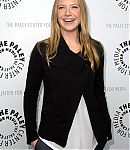 Fringe_at_Paley_Fest09_Arrivals_Torso_shots_28729.jpg