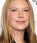 Fringe_at_Paley_Fest09_Arrivals_head_shots_Clears_text_281029.jpg