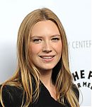 Fringe_at_Paley_Fest09_Arrivals_head_shots_Clears_text_281829.jpg