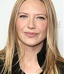 Fringe_at_Paley_Fest09_Arrivals_head_shots_Clears_text_282429.jpg