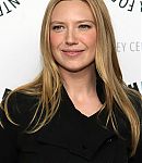 Fringe_at_Paley_Fest09_Arrivals_head_shots_Clears_text_28729.jpg