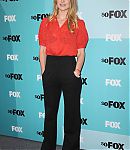 2009_Fox_Upfronts_Arrivals_Body_shots_Tilt_down_281629.JPG