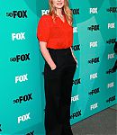 2009_Fox_Upfronts_Arrivals_Body_shots_Tilt_up_28229.jpg