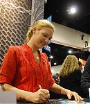 SDCC_2009_WB_Signing_282229.jpg