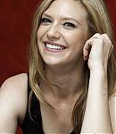 Fringe_Press_Conference_Anna_Portrait_Hands_281829.jpg