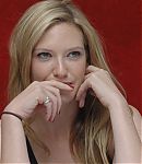 Fringe_Press_Conference_Anna_Portrait_Hands_282829.jpg