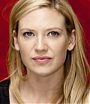 Fringe_Press_Conference_Anna_Portrait_No_Hands_283229.jpg