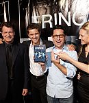 Fringe_Season_1_DVD_Launch_Arrivals_28129.jpg