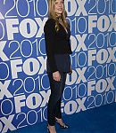 2010_Fox_Upfront_Arrivals_Body_shots_Tilt_up_281629.jpg