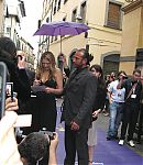 Fan_signings_on_street_283529.jpg