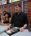 SDCC_2011_Fox_Fanfare_Signing_287829.jpg