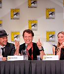 SDCC_2011_Fringe_Panel_2826729.jpg