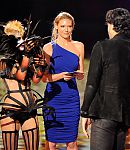 Scream_Awards_Presentation_Anna_and_Host_28729.jpg