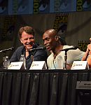 Joel_Wyman2C_Joshua_Jackson2C_John_Noble2C_Lance_Reddick2C_Anna_Torv2C_Jasika_Nicole.jpg