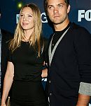 Filename=Fringe_New_York_Premiere_Arrivals_Group_Portrait_Without_Kevin_281829.jpg
Filesize=1982KiB
Dimensions=2100x3150
Date added=Mar 31, 2016 Fringe_New_York_Premiere_Arrivals_Group_Portrait_Without_Kevin_281829.jpg
